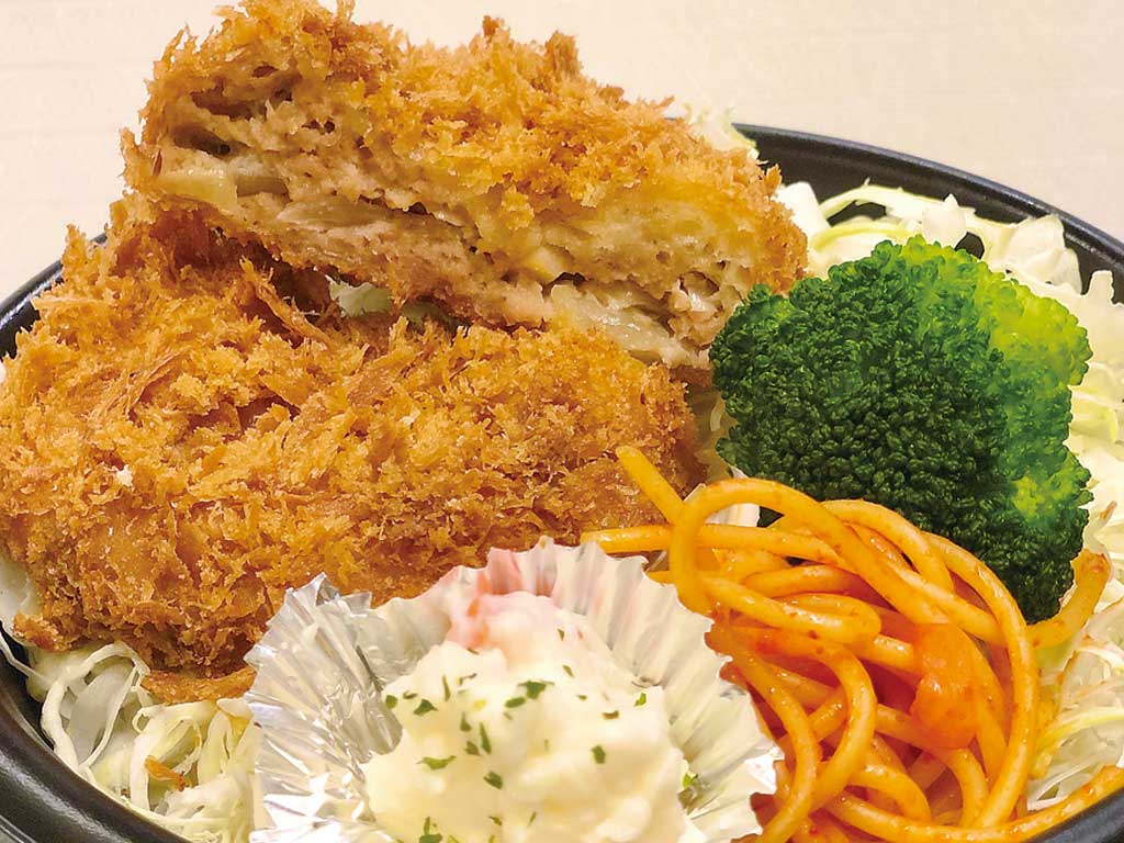 安曇野放牧豚の自家製メンチカツ丼 500円＋税